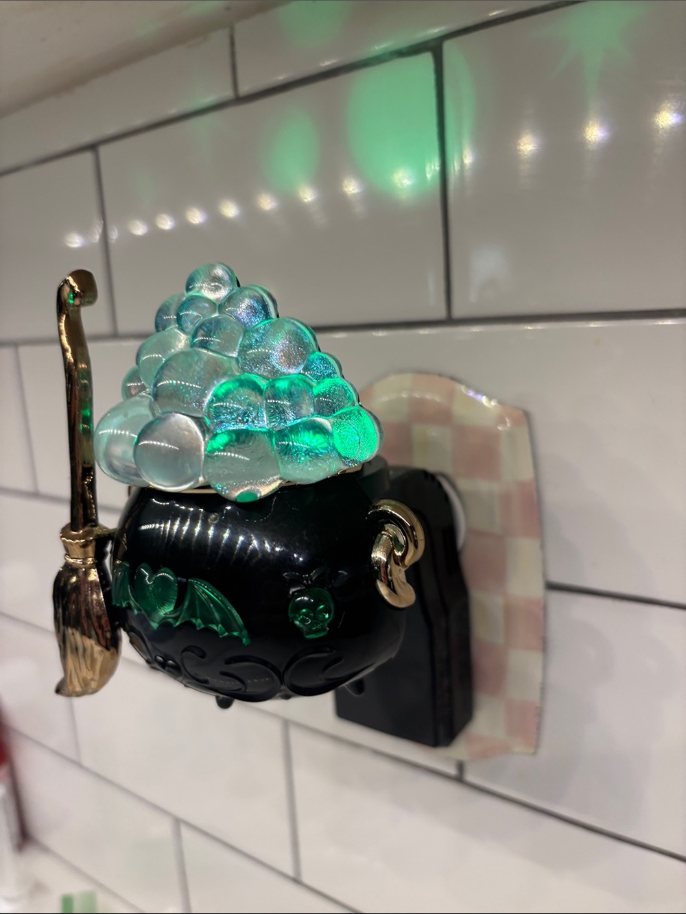 Bath & Body Works Halloween Witch's Cauldron Projector Diffuser - Picture 3 of 5